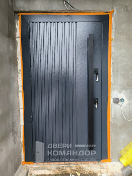 Входная дверь терморазрыв металл / эмаль зеркало, с ручкой-скобой, магнитными уплотнителями, на заказ