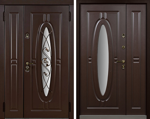 Большая дверь в коттеджный дом с коваными элементами №16